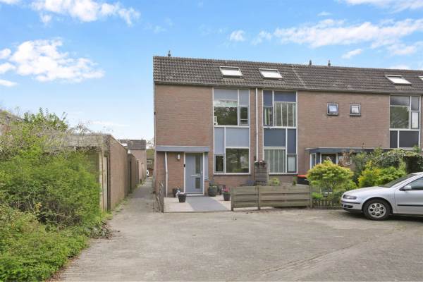 Woning Paardenweide 147 Zwaag
