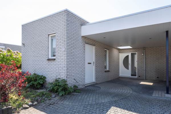 Woning Nelson Mandelastraat 12 Limbricht
