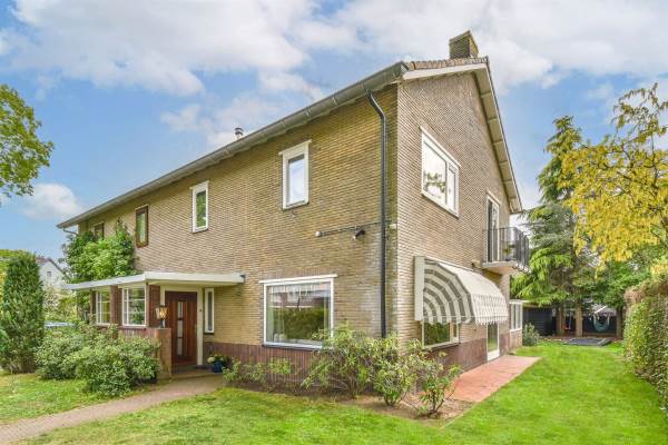 Woning Van der Duyn van Maasdamlaan 19 Huizen