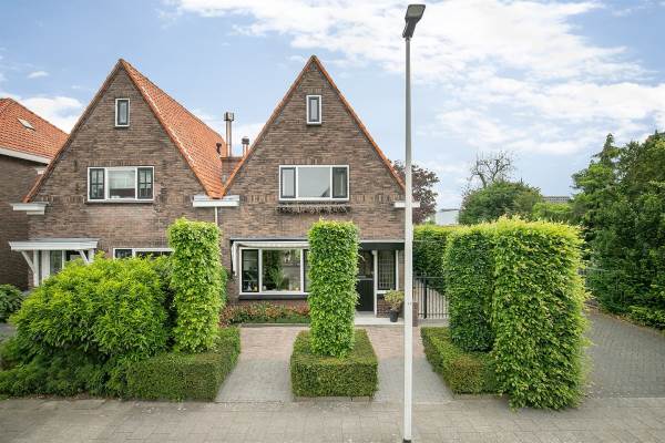 Woning Admiraal de Ruyterstraat 52 Oud-Beijerland