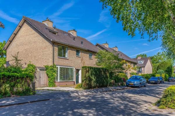 Woning van der Helstlaan 8 Loosdrecht
