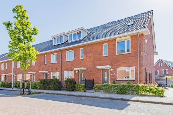 Woning Piet van Damlaan 39 HILLEGOM