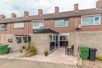 Woning Azaleastraat 21 Numansdorp