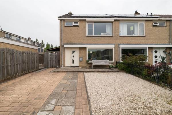 Woning Corona 24 Spijkenisse