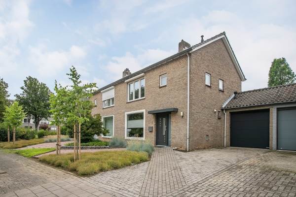 Woning Burg. Arnoldtsstraat 11 Sittard
