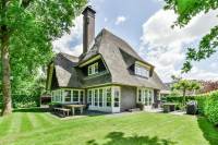 Woning Rueterlaan 1 Laren (NH)