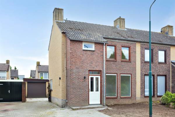 Woning Monseigneur van Enckevoirtstraat 3 Sambeek