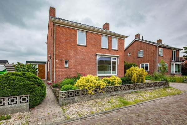 Woning Kerkstraat 5 Wagenborgen