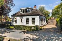 Woning Essenlaan 1 Meedhuizen