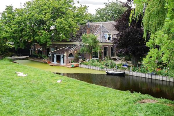 Woning Achthovenerweg 25 Leiderdorp