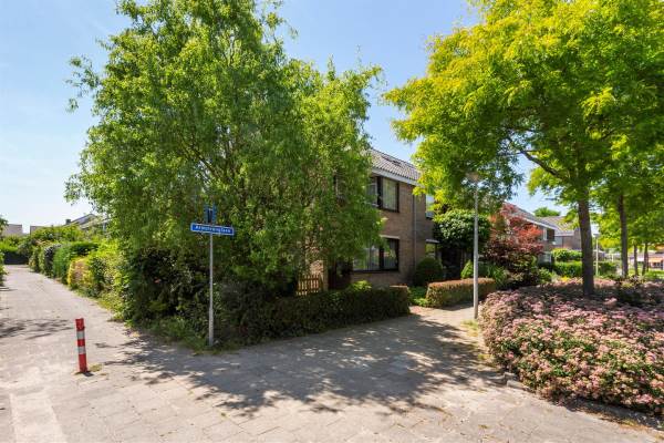 Woning Armstronglaan 12 Reeuwijk