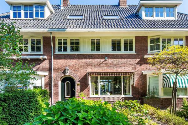 Woning van der Helstlaan 57 Naarden