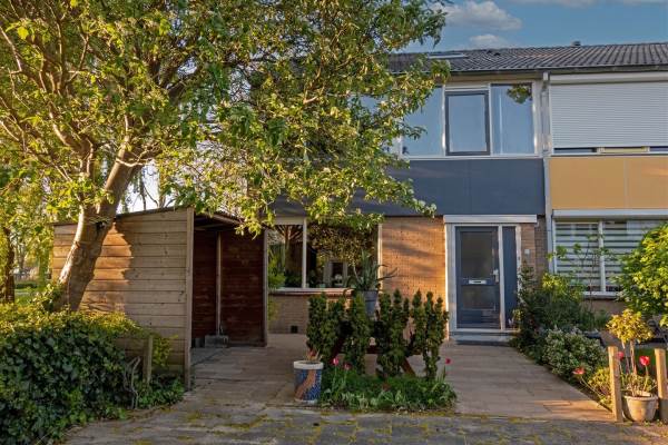 Woning Van der Duyn van Maasdamlaan 95 Hillegom