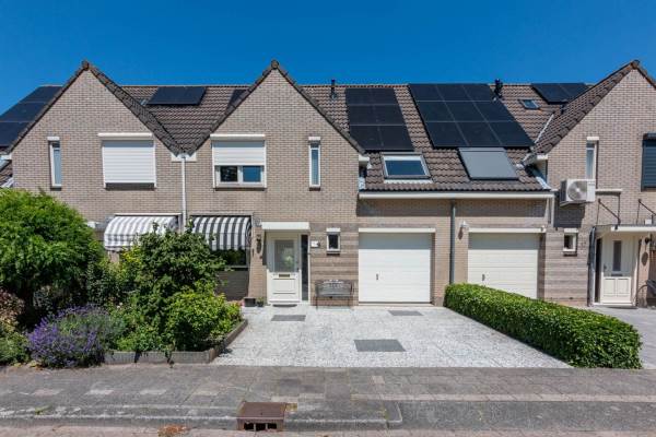 Woning N.A. Papestraat 15 Hekelingen