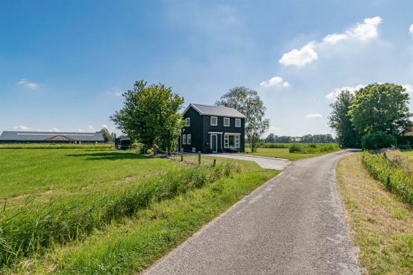Woning Sânewei 3 Ee