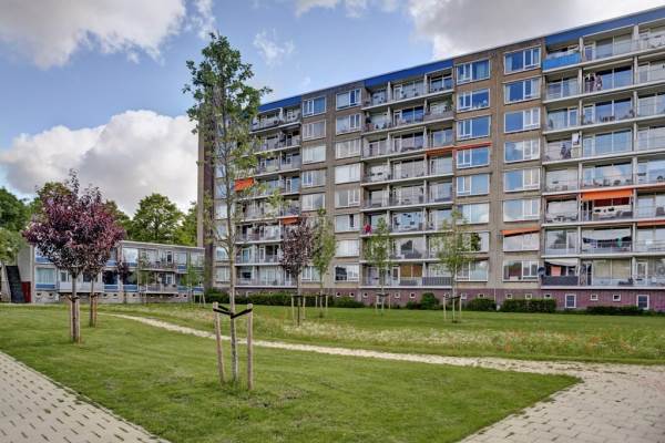 Woning Burgemeester De Vlugtlaan 325 Amsterdam