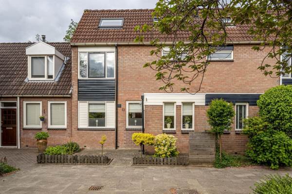 Woning Uitloop 12 Oud-Beijerland
