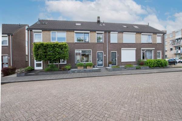 Woning Van Leijdenstraat 32 Hardinxveld-Giessendam
