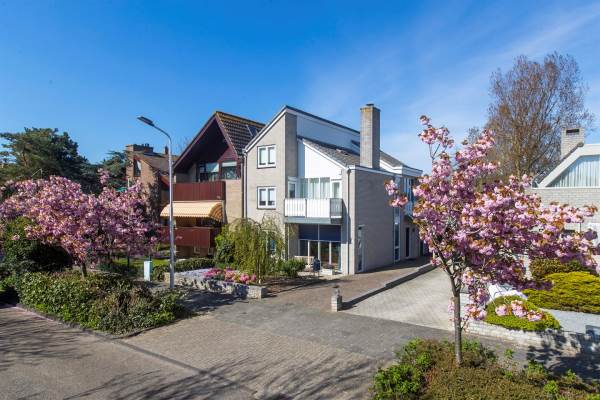 Woning Jhr. P.N. Quarles van Uffordlaan 19 Zandvoort