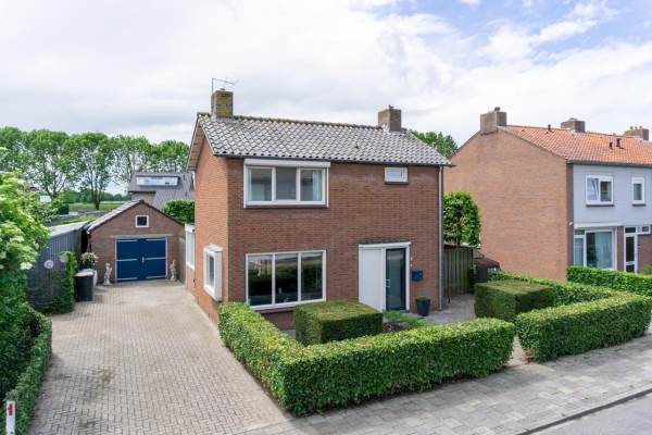 Woning Wethouder van Beuningenstraat 1 WINSSEN
