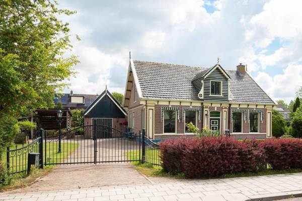Woning Oosterdijk 1 DIRKSHORN