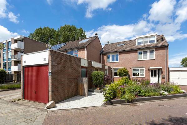 Woning Enkhuizenstraat 1 Emmeloord