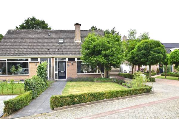 Woning Warreveen 51 Pesse (Gem. Hoogeveen)