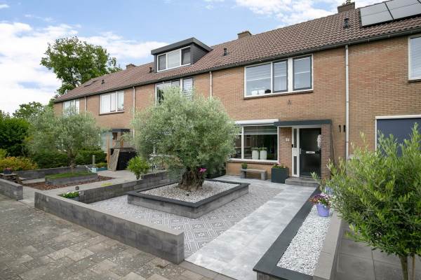 Woning Schoolweg 87 Numansdorp