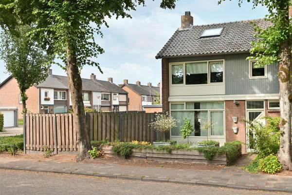 Woning Burgemeester Elkhuizenlaan 11 Halsteren
