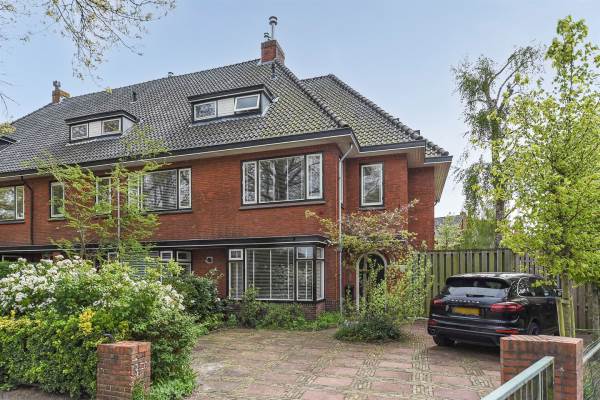 Woning Laan van Leeuwesteyn 77 Voorburg