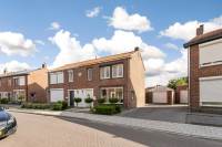 Woning Burg. Geirnaerdtstraat 10 Sint Jansteen