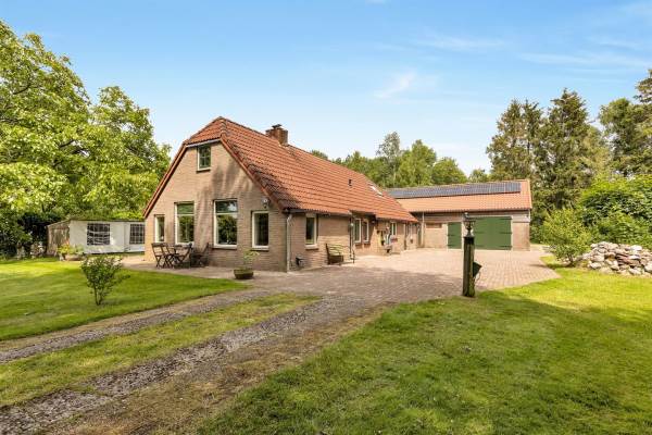 Woning Kanaal O.Z. 9 Tiendeveen (Gem. Hoogeveen)