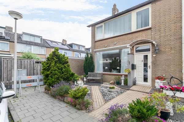 Woning Leeuwesteijn 13 Heenvliet