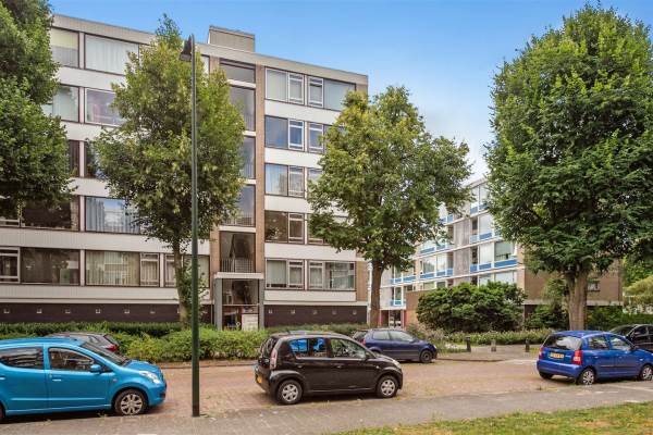Woning Burgemeester Caan van Necklaan 333 Leidschendam