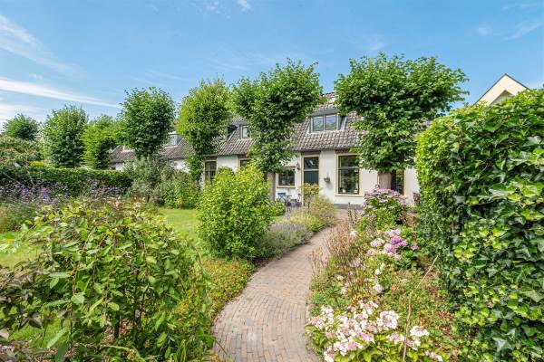 Woning Beursweg 4 Huizen