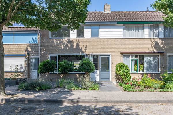 Woning Meester H. Liststraat 28 Luttelgeest