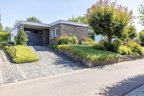 Woning Op de Kamp 18 Eys