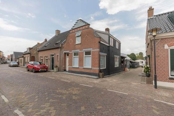 Woning Nieuwlandsedijk 38 Lage Zwaluwe