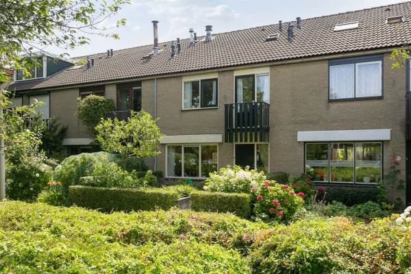 Woning Merelplantsoen 7 Roelofarendsveen