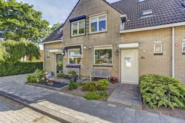 Woning N.A. Papestraat 3 Hekelingen