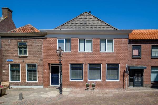 Woning Kerkplein 23 Genemuiden