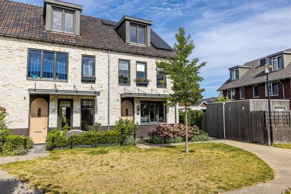 Woning Waalsteenhof 15 Hillegom