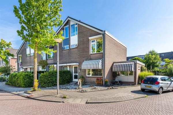 Woning Van den Boetzelaerlaan 39 Langerak