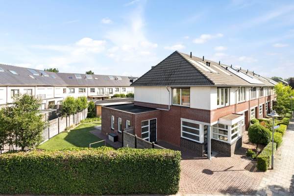 Woning Donkervoortseloop 1 Heesch