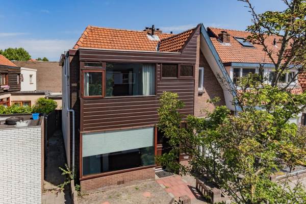 Woning Esdoornstraat 1 IJmuiden