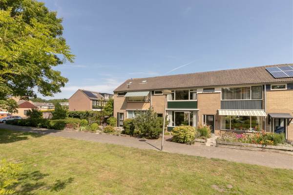 Woning Dibbetzplantsoen 32 Hellevoetsluis