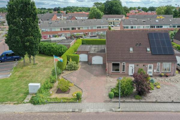 Woning Burg van Weringstraat 68 OUDE PEKELA