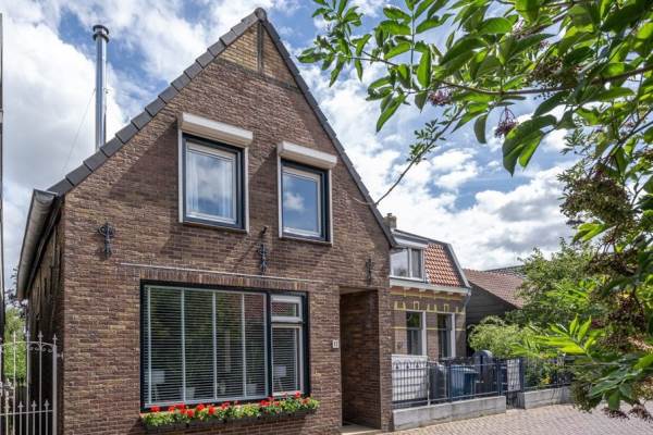 Woning Achterdijk 17 Stad aan 't Haringvliet