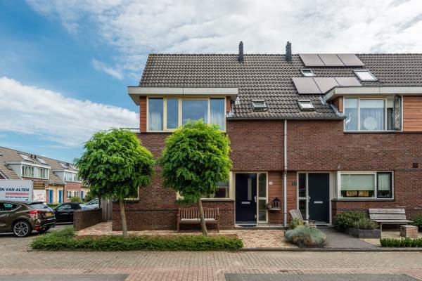 Woning Uiterwaard 24 LOPIK