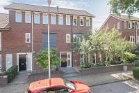 Woning Amandelgaarde 19 Hendrik-Ido-Ambacht